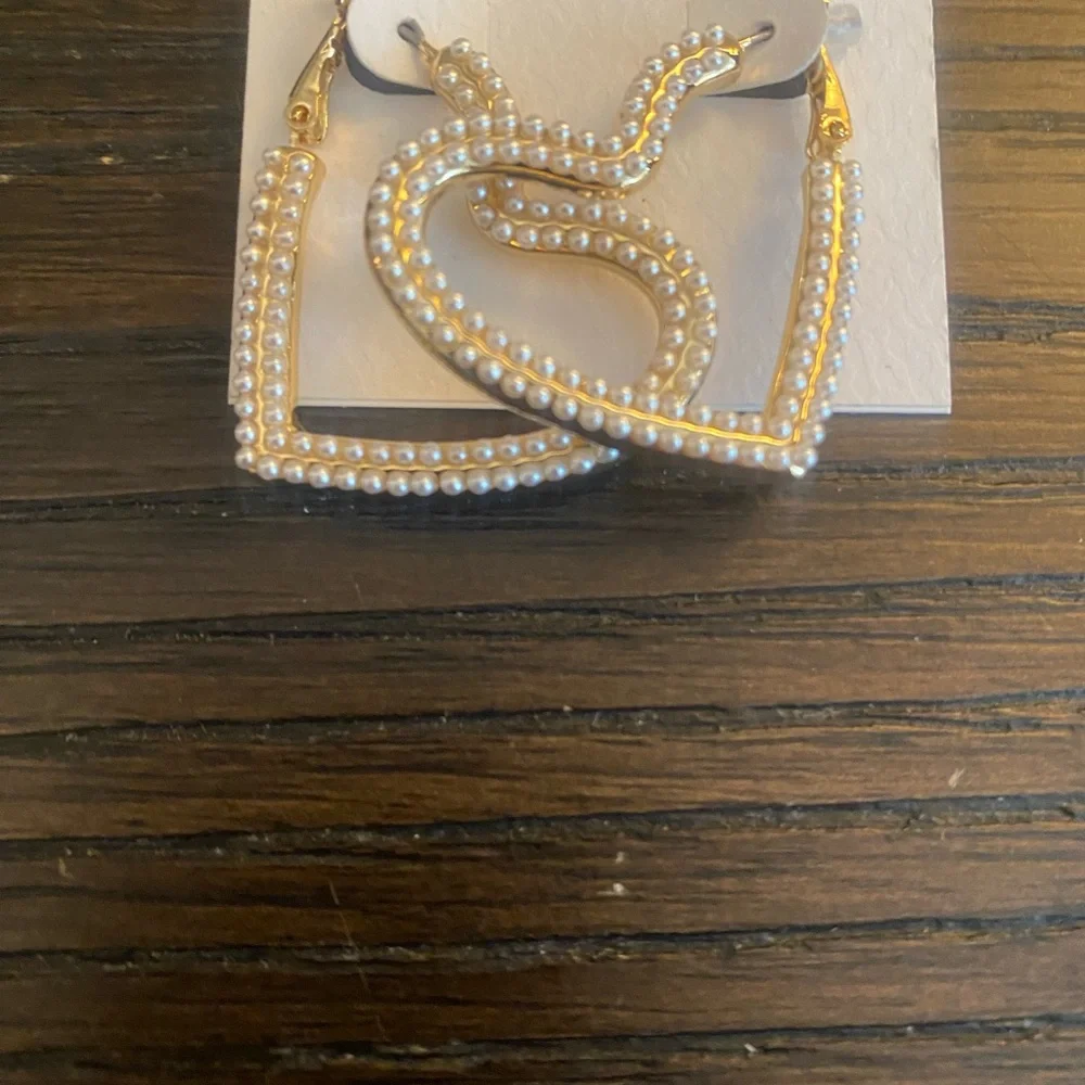 NEW Jessica Simpson gold pearl heart earrings